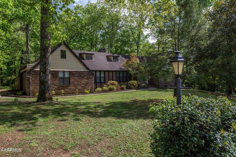 704 Ala Dr, Knoxville, TN 37920