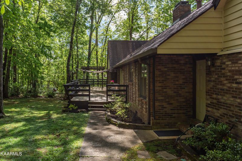 704 Ala Dr, Knoxville, TN 37920