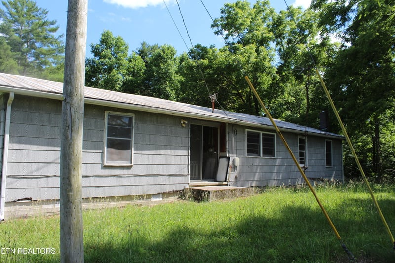 704 Annadell Rd, Lancing, TN 37770
