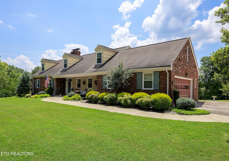 704 Claiborne Rd, Lafollette, TN 37766