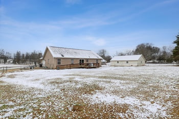 704 Pointe South Dr, Walland, TN 37886