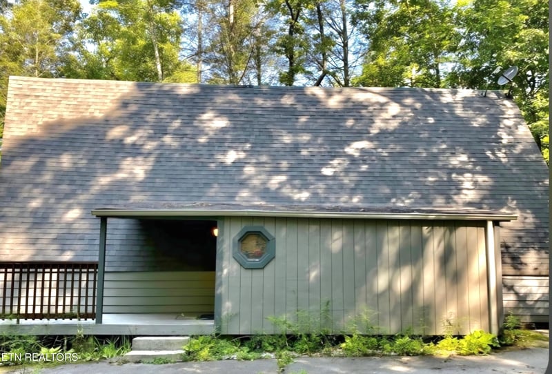 704 Selma Ln, Gatlinburg, TN 37738