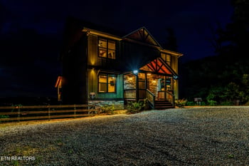 704 Topside Rd, Gatlinburg, TN 37738