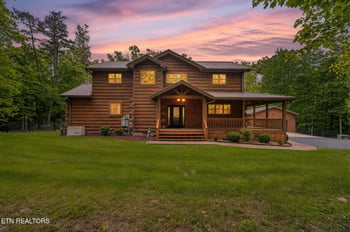 704 White Oak Rd, Monterey, TN 38574