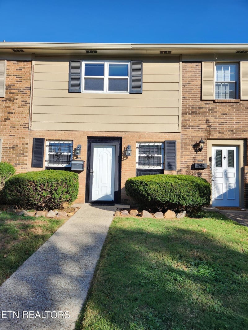 7041 Traditional Dr, Knoxville, TN 37909