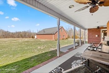 7042 Summer Oak Ln, Knoxville, TN 37918
