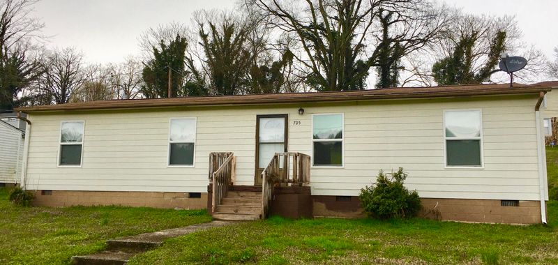 705 Clifty St, Harriman, TN 37748