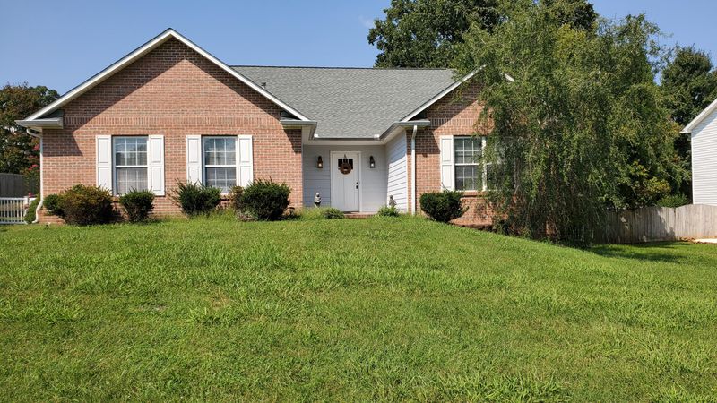 705 Cordova Ln, Lenoir City, TN 37771