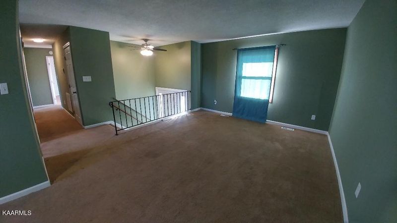 705 Crestwood Dr, Clinton, TN 37716