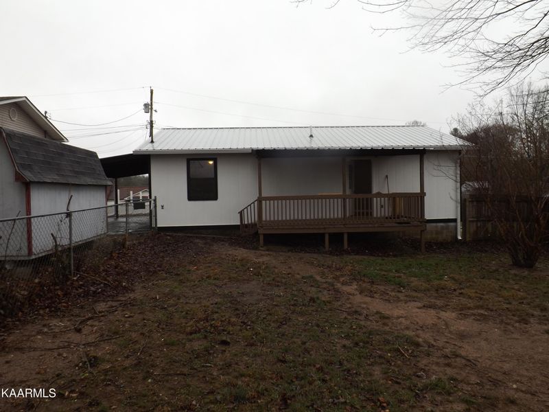 705 E Virginia Ave, Lafollette, TN 37766