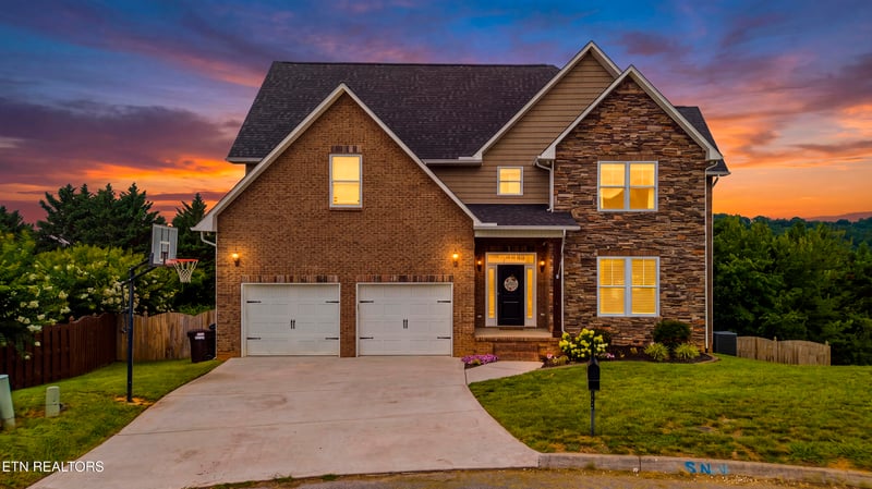 705 Huntcliff Ln, Knoxville, TN 37922