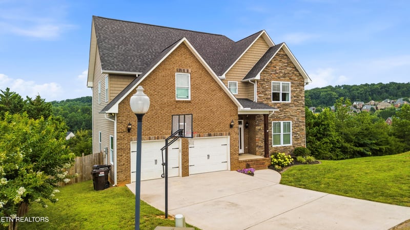 705 Huntcliff Ln, Knoxville, TN 37922