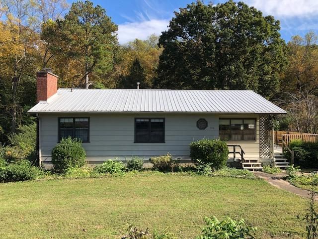705 James St, Athens, TN 37303