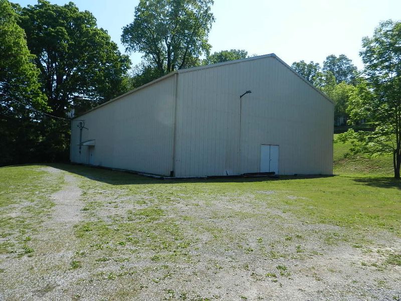 705 Trenton St, Harriman, TN 37748