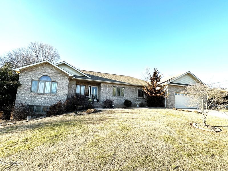 7052 S Crest Ave, Talbott, TN 37877