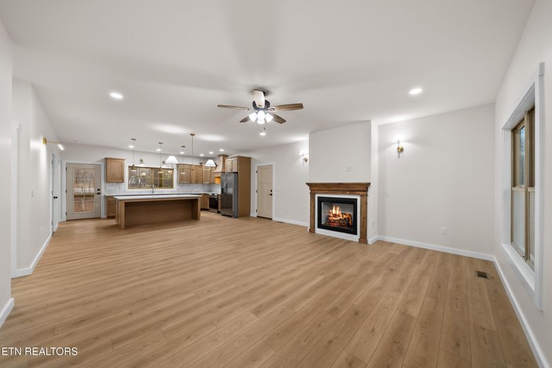 7058 Topez Dr, Crossville, TN 38572