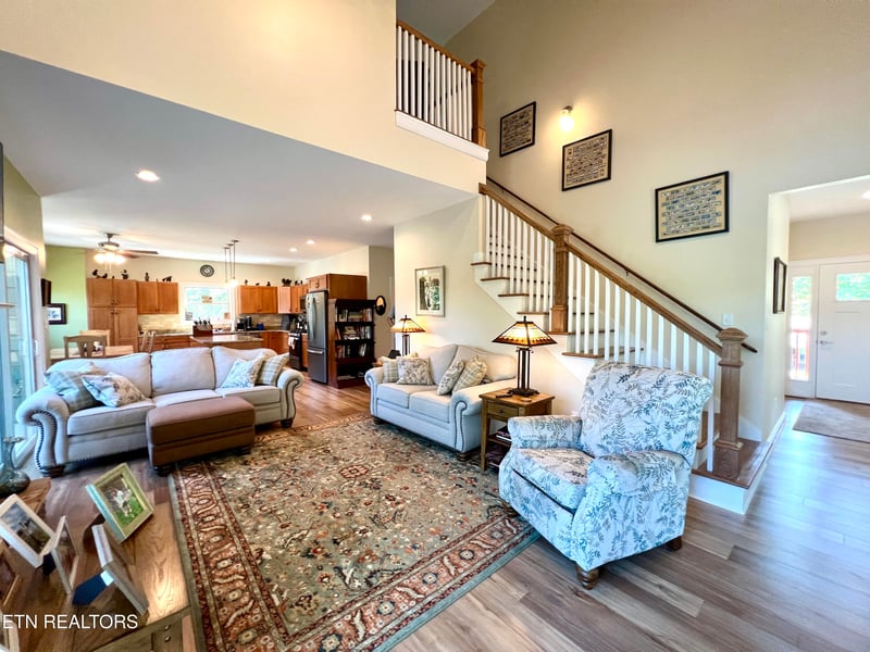 706 Fairgarden Cir, Sevierville, TN 37876
