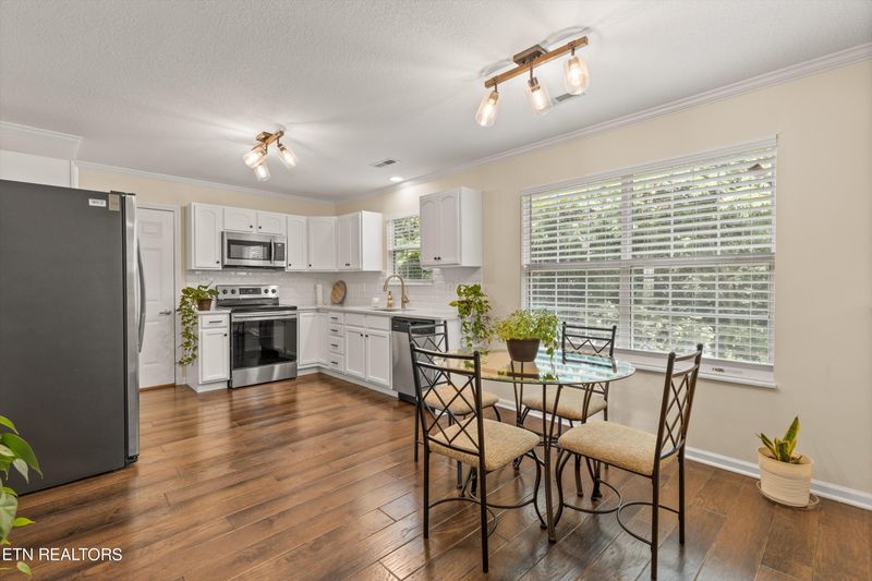 706 Fox Landing Ln, Knoxville, TN 37922