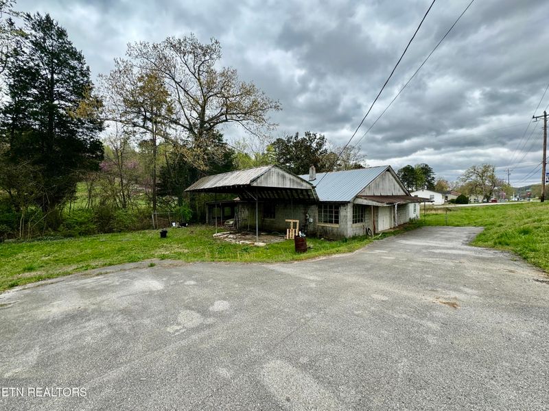 706 Gallaher Rd, Kingston, TN 37763
