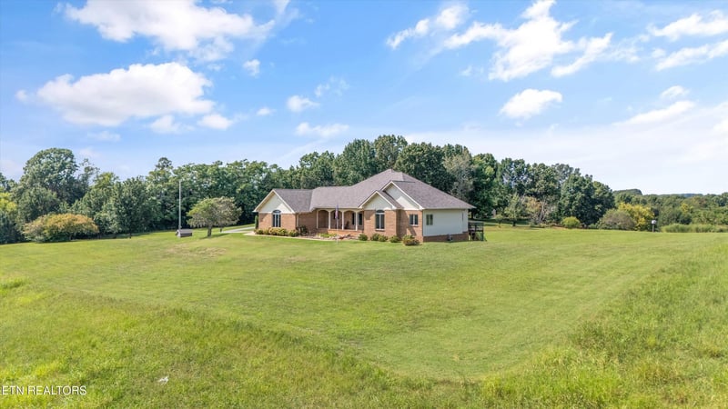 706 Loudon Rd, Loudon, TN 37774