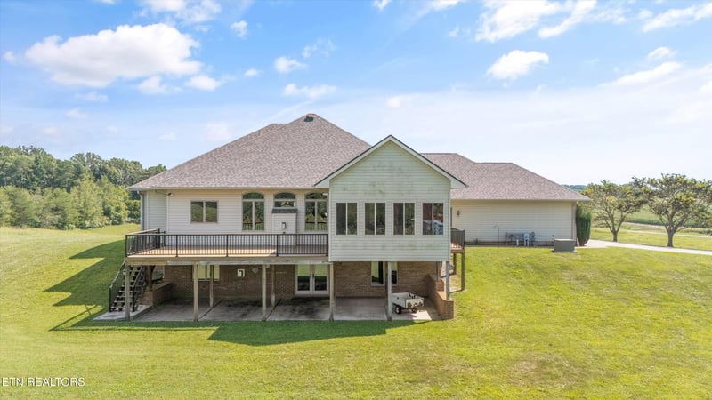 706 Loudon Rd, Loudon, TN 37774