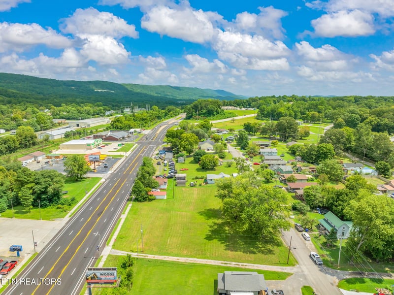 706 N Gateway Ave, Rockwood, TN 37854