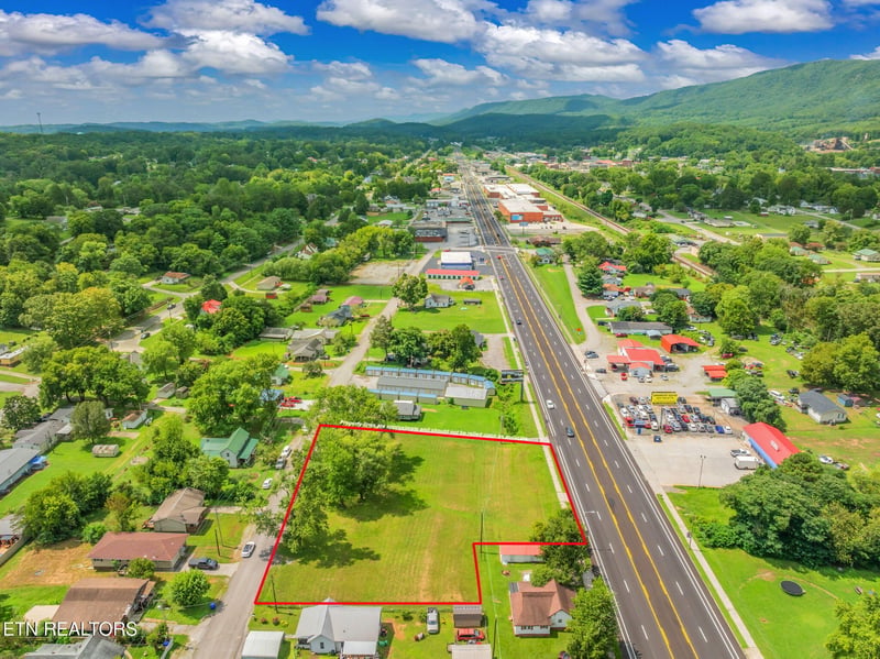 706 N Gateway Ave, Rockwood, TN 37854