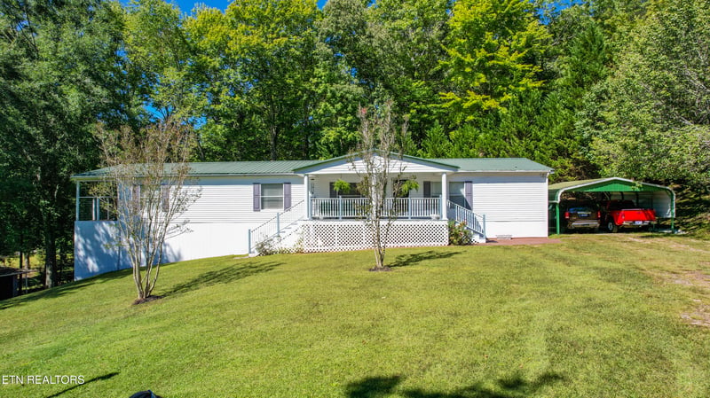 706 Shaw Mountain Rd, Tellico Plains, TN 37385