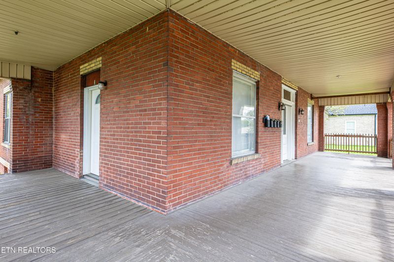 707 Atlantic Ave, Knoxville, TN 37917