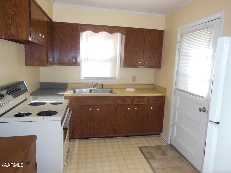 707 Cartwright St, Athens, TN 37303