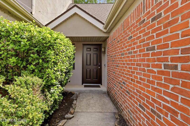 707 Farragut Commons Dr, Knoxville, TN 37934