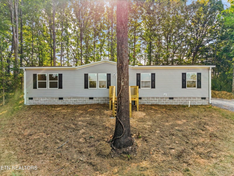 707 Old Riceville Rd, Athens, TN 37303