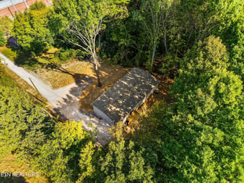 707 Old Riceville Rd, Athens, TN 37303