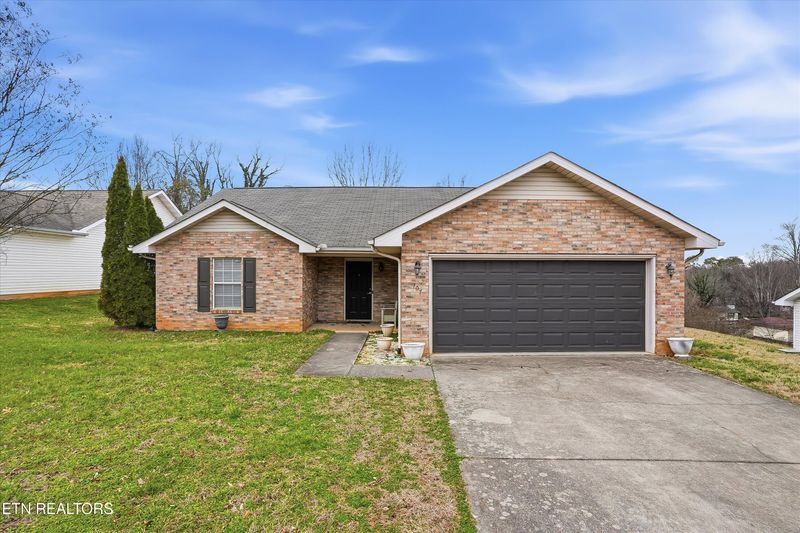 707 Shane Dr, Maryville, TN 37804
