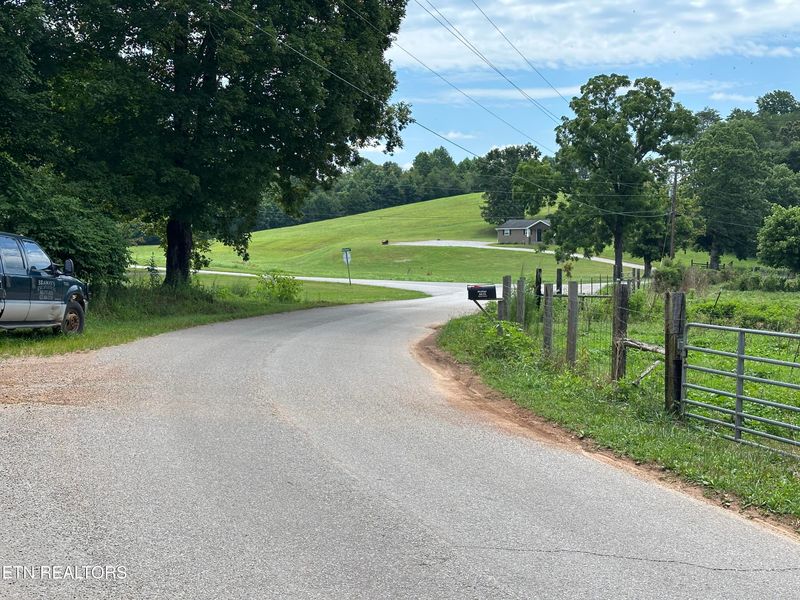 7070 Ross Rd, Loudon, TN 37774
