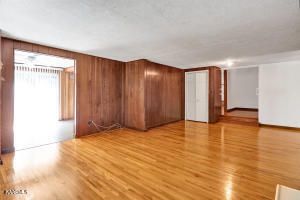 708 Bull Run Rd, Clinton, TN 37716