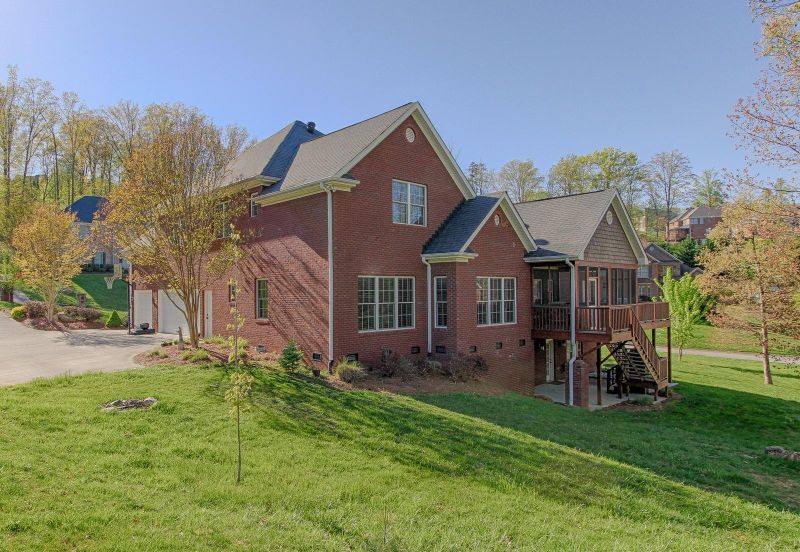 708 Fox Dale Ln, Knoxville, TN 37934