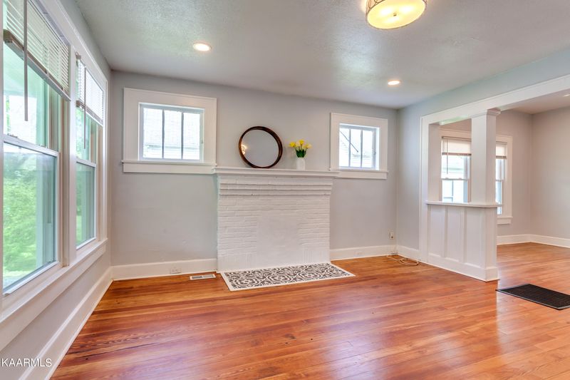 708 Hiawassee Ave, Knoxville, TN 37917