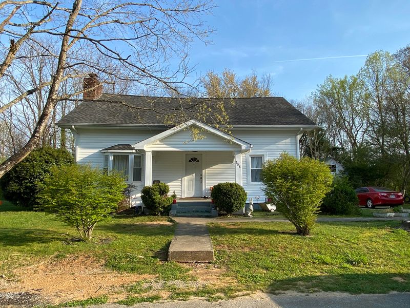 708 High St, Athens, TN 37303