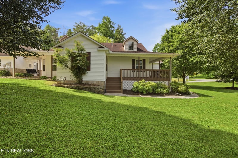 708 New Clear Branch Rd, Rocky Top, TN 37769