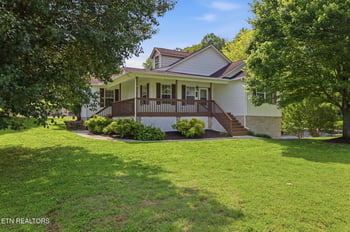 708 New Clear Branch Rd, Rocky Top, TN 37769