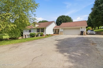 708 New Clear Branch Rd, Rocky Top, TN 37769