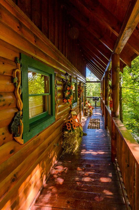 708 Ridgewood Way, Pigeon Forge, TN 37863