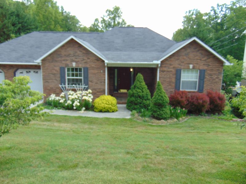 708 Timbercrest Dr, Clinton, TN 37716