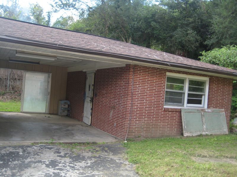 708 W Tri County Blvd, Oliver Springs, TN 37840