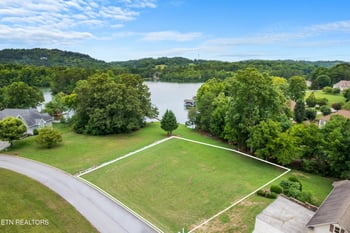 708 Wood Duck Dr, Vonore, TN 37885