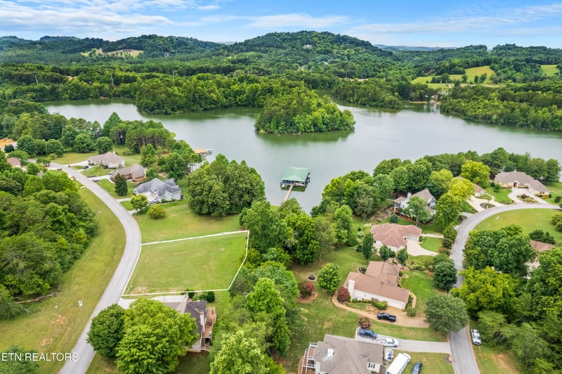 708 Wood Duck Dr, Vonore, TN 37885