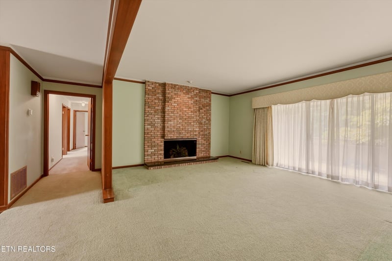 709 Chateaugay Rd, Knoxville, TN 37923