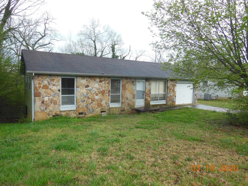 709 Haley St, Athens, TN 37303