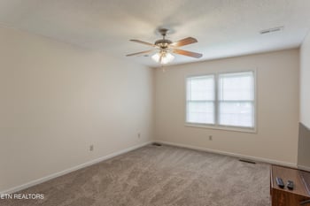 709 Landing Ln, Knoxville, TN 37934